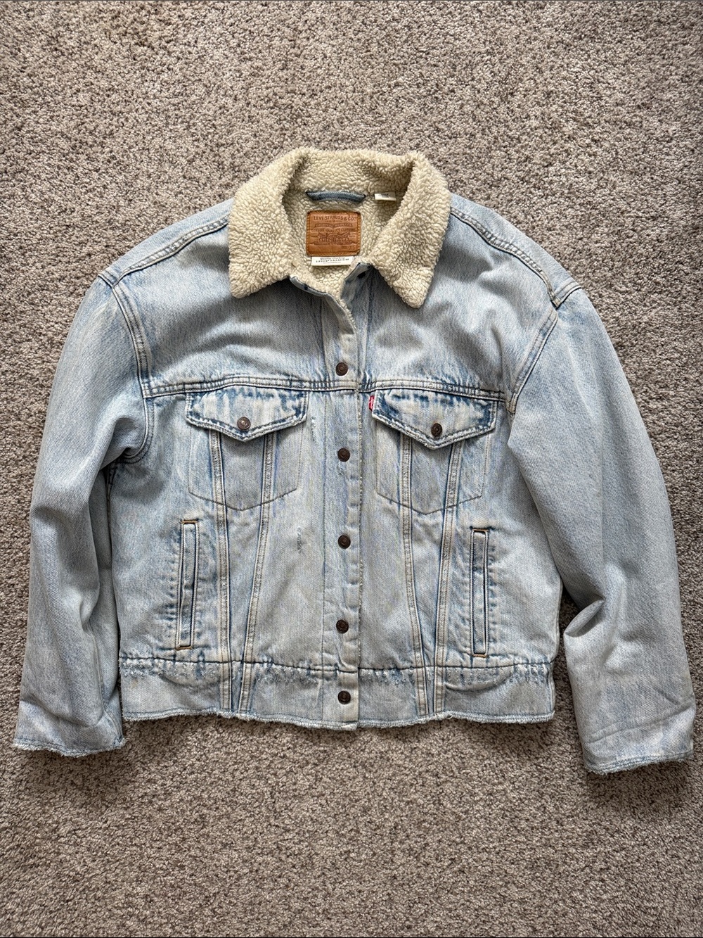 Levi's Light Wash trucker Denim Jacket with Cream Sherpa Collar